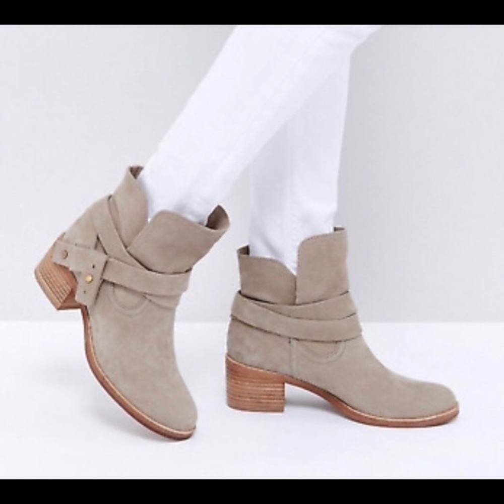 Woman’s Ugg booties